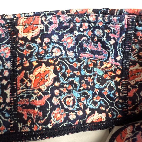 ATHLETA Women's EUC Chaturanga Capri Legging Paisley | Size XS - Picture 6 of 9